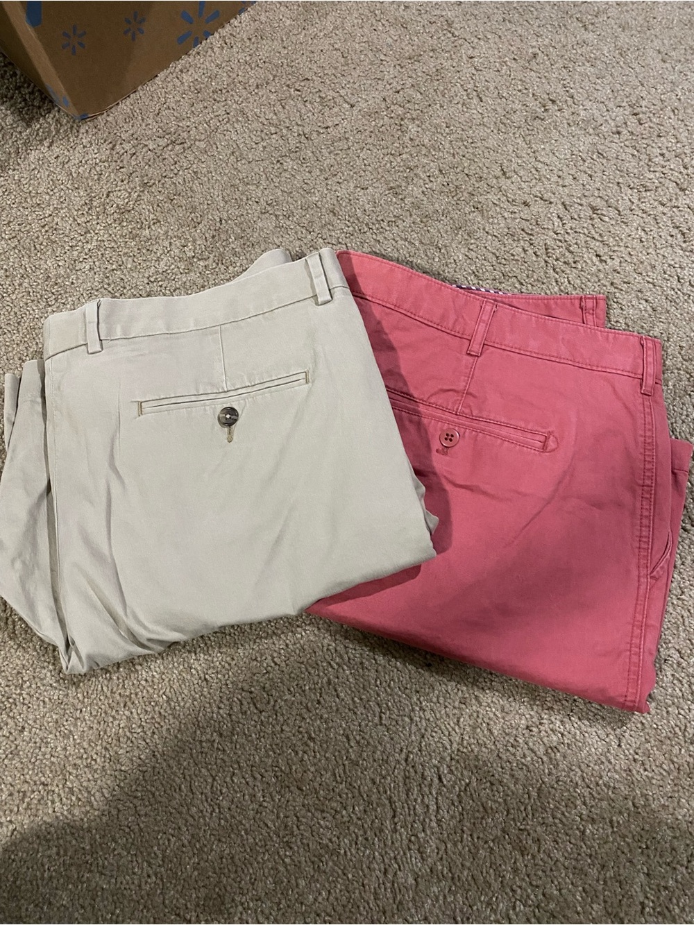 Daniel Cremieux Flat Front Chino Shorts in Cream and Salmon